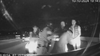 Bursa’da hasta taşıyan 112 ambulans şoförü trafikte yol verme meselesi