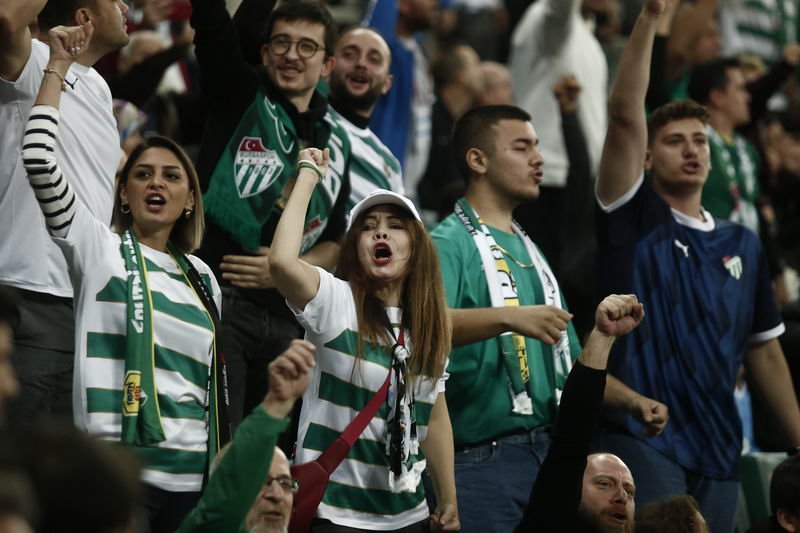 Lider Bursaspor, bugün sahasında