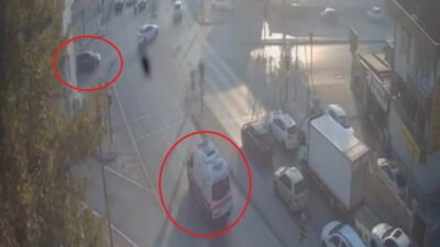 Bursa’da ters yönde ilerleyen ambulans, seyir halindeki otomobile çarptı. İçinde