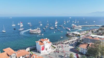 Mudanya’da 29 Ekim Cumhuriyet Bayramı coşkusu, denizde cumhuriyet tekneleri, sokaklarda
