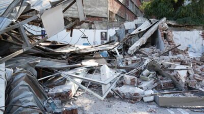 Bursa’da bir arsa sahibi içinde kiracısı bulunan arsayı müteahhite verdi.