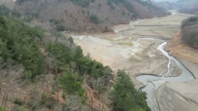 Kurak bir sonbahar geçiren Bursa’da barajlardaki su oranları endişelendiriyor. Şehrin