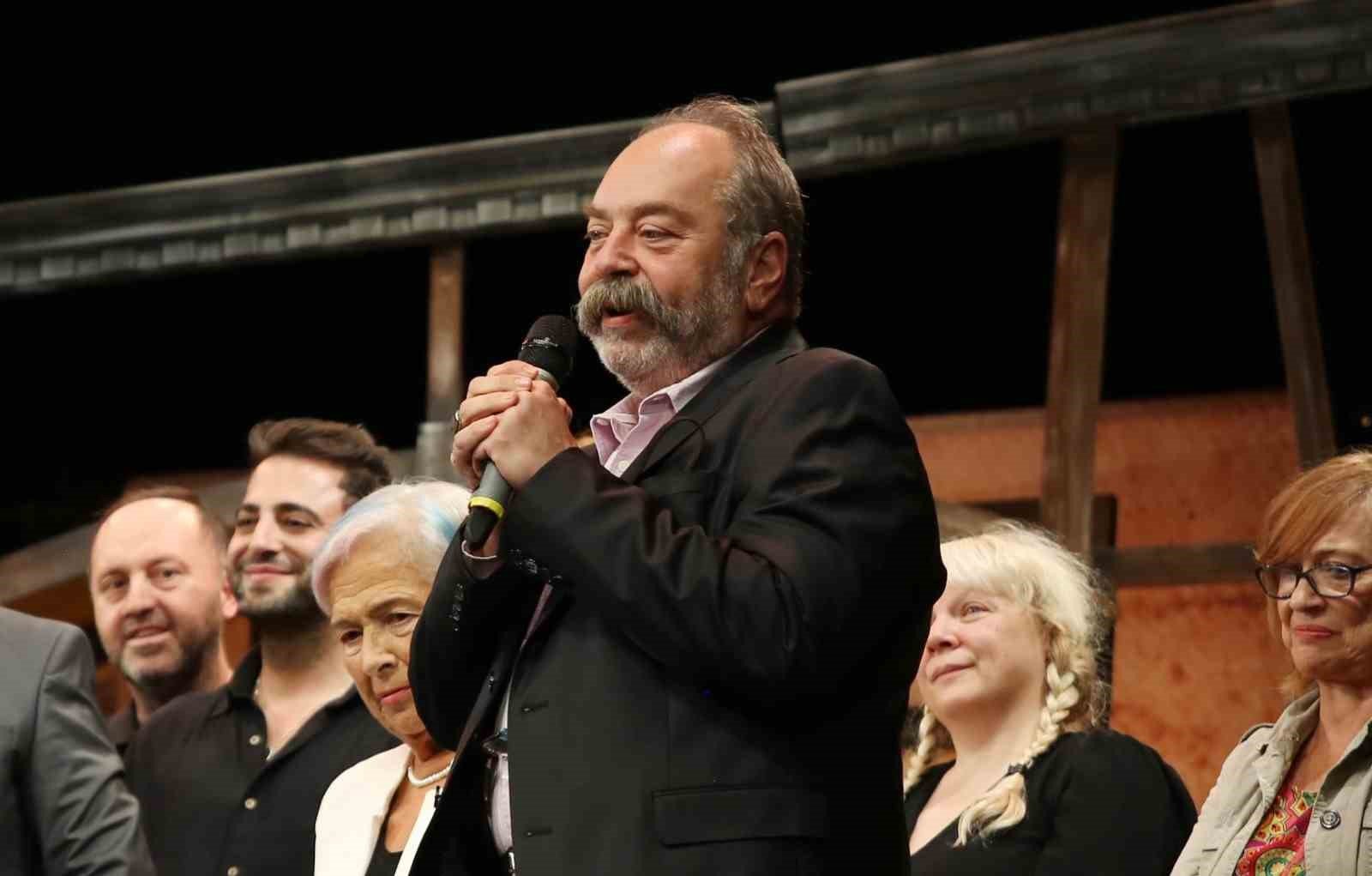 Bursa Büyükşehir Belediyesi Şehir Tiyatroları’nın Genel Sanat Yönetmenliği görevine usta