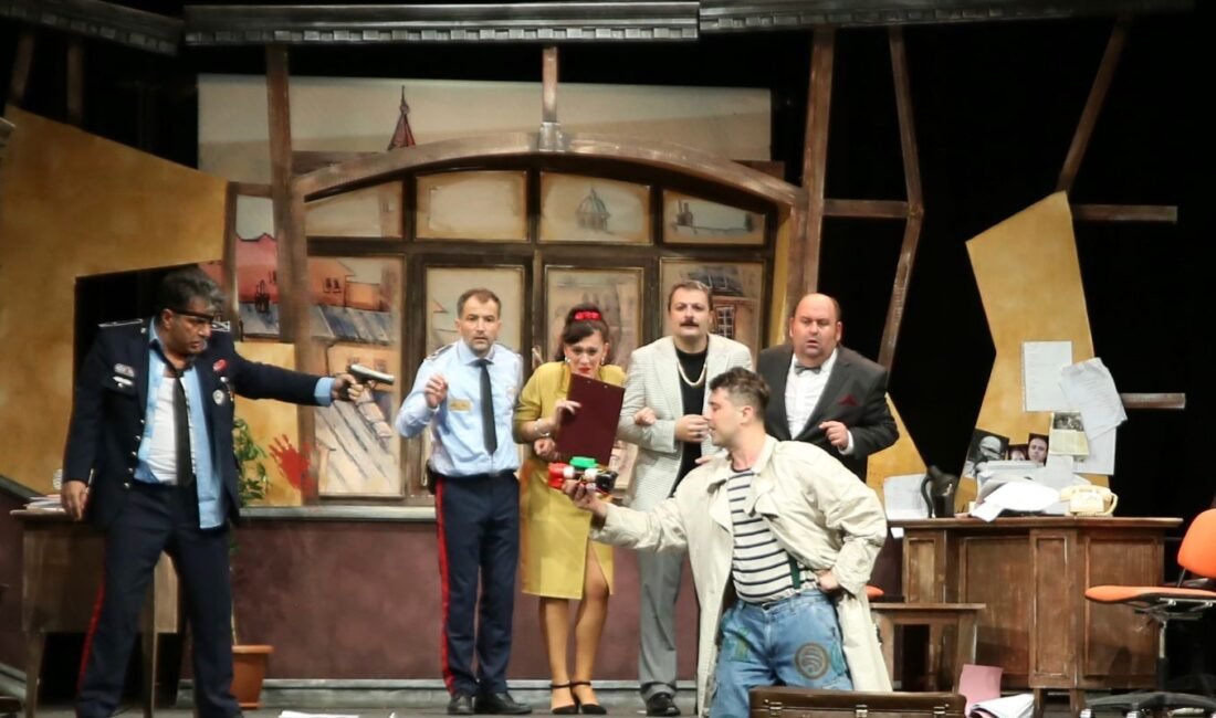 Bursa Büyükşehir Belediyesi Şehir Tiyatrosu, yeni sanat sezonunu ‘Bir Anarşistin