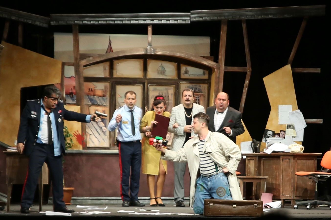 Bursa Büyükşehir Belediyesi Şehir Tiyatrosu, yeni sanat sezonunu ‘Bir Anarşistin