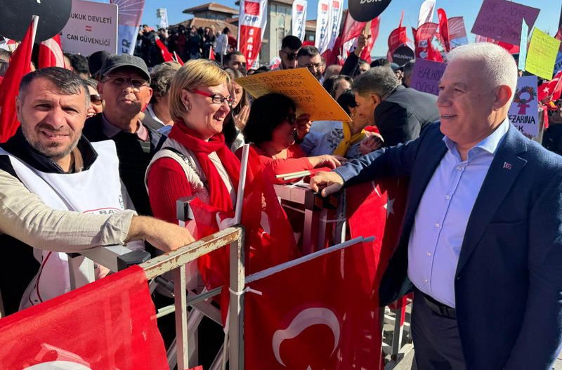 Bozbey: ‘Korkmuyoruz, teröre karşı mücadele ediyoruz’