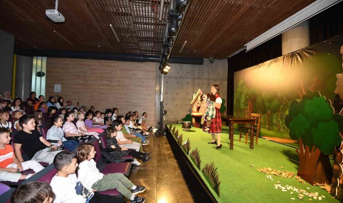 Osmangazi Belediyesi tarafından çocuklara tiyatro izleme alışkanlığı kazandırma amacıyla hayata