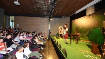 Osmangazi Belediyesi tarafından çocuklara tiyatro izleme alışkanlığı kazandırma amacıyla hayata