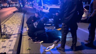 Bursa’da seyir halindeki motosikletin önüne atlayan zihinsel engelli adam kazaya