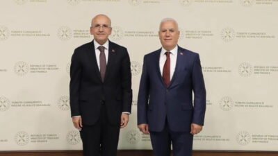 Bursa Büyükşehir Belediye Başkanı Mustafa Bozbey, Hazine ve Maliye Bakanı