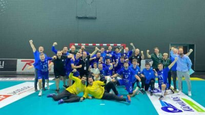 Nilüfer Belediyespor Erkek Hentbol Takımı, deplasmanda karşılaştığı Spor Toto’yu 33-32’lik