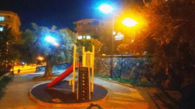 Mudanya Şükrü Çavuş Mahallesinde parklara güneş enerjili led aydınlatma sistemi