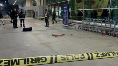 Bursa Şehirler Arası Otobüs Terminali’nde bir kişi, husumetlisini bacağından vurarak