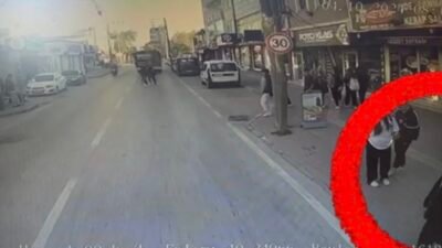 Bursa’da yolun karşısına geçmek isterken özel halk otobüsünün çarpması sonucu