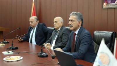 Gemlik protokolü, Gemlik Kaymakamı Osman Aslan Canbaba başkanlığında, Gemlik Ticaret