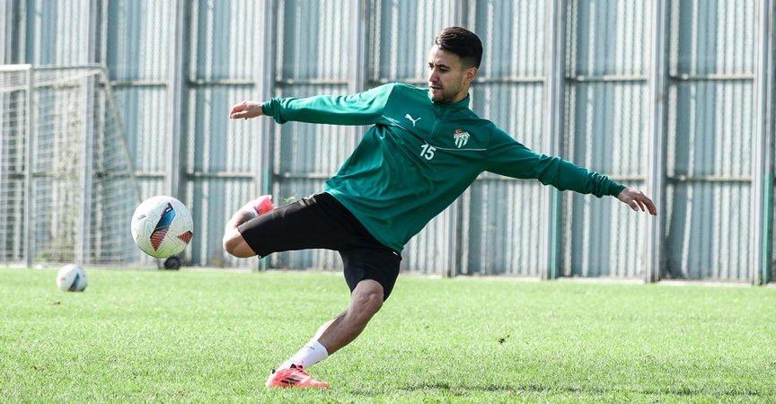 Bursaspor kendi sahasında Kuşadasıspor