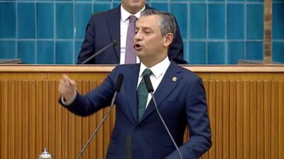 Cumhuriyet Halk Partisi Genel Başkanı Özgür Özel partisinin grup toplantısında