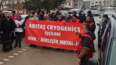 DİSK Bölge Temsilciliğince üye işyerleri önünde yapılan basın açıklamalarıyla, "İnsanca