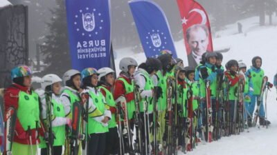 Bursa'nın zirvesine ‘Uludağ’ isminin verilişinin 100. yılı dolayısıyla ‘1000 Çocuk