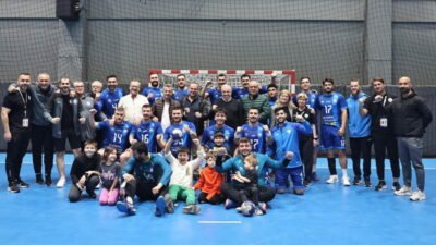 Nilüfer Belediyespor Erkek Hentbol Takımı, kendi evinde ağırladığı İzmir Büyükşehir