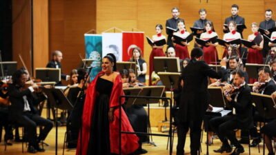 Nilüfer Belediyesi tarafından düzenlenen muhteşem bir yılbaşı konserinde müzikseverler unutulmaz