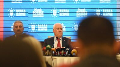 Yıl sonu değerlendirme toplantısında konuşan Bursa Büyükşehir Belediye Başkanı Mustafa