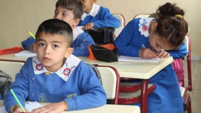 Okullarda yepyeni bir dönem başlıyor! 2012'de okullardaki tek tip kıyafet