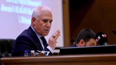 Bursa Büyükşehir Belediye Başkanı Mustafa Bozbey, Büyükşehir Belediye Meclisi’nde kendisine