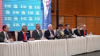 Yunuseli Havalimanı ile ilgili konuşan Bursa Büyükşehir Belediye Başkanı Mustafa