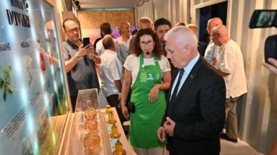 Bursa’da fide fidan desteğinden pazarlamaya kadar her alanda üreticinin yanında