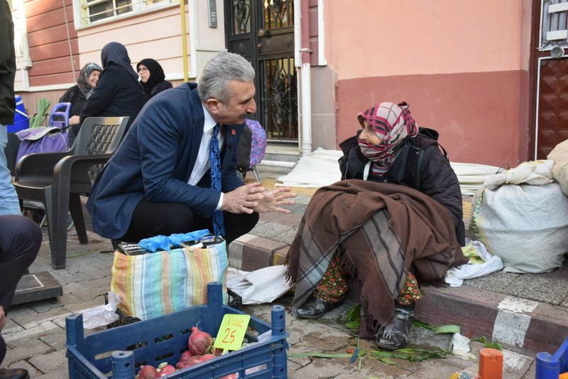 CHP Bursa İl Başkanı Nihat Yeşiltaş, halkın gündeminin yoksulluk, düşük