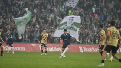 Bursaspor, Ziraat Türkiye Kupası 4. Turunda sahasında oynadığı Van Spor