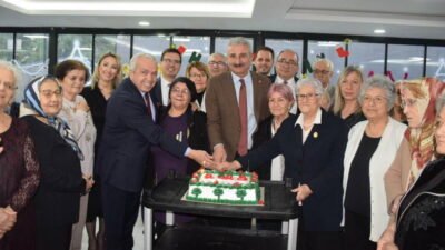 CHP Bursa İl Başkanı Nihat Yeşiltaş, yeni yıla görevi başında
