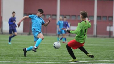 Bu sezon oynadığı maçlarda mağlubiyet yüzü görmeyen Gemlik Belediyespor, namağlup