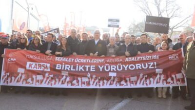 CHP Bursa İl Başkanı Nihat Yeşiltaş, "Omuz omuza, yürek yüreğe