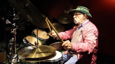 Anadolu müziğini dünyaya tanıtan caz sanatçısı Okay Temiz, kendi yaptığı