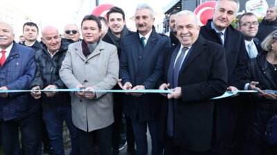 Nilüfer Belediyesi 417.  parkını Ahmet Yesevi Mahallesi’nde hizmete açtı.  Zümrüt