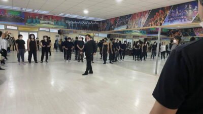 Bursa Büyükşehir Belediyesi Şehir Tiyatrosu, yeni yetenekleri sahnelere kazandırmak ve