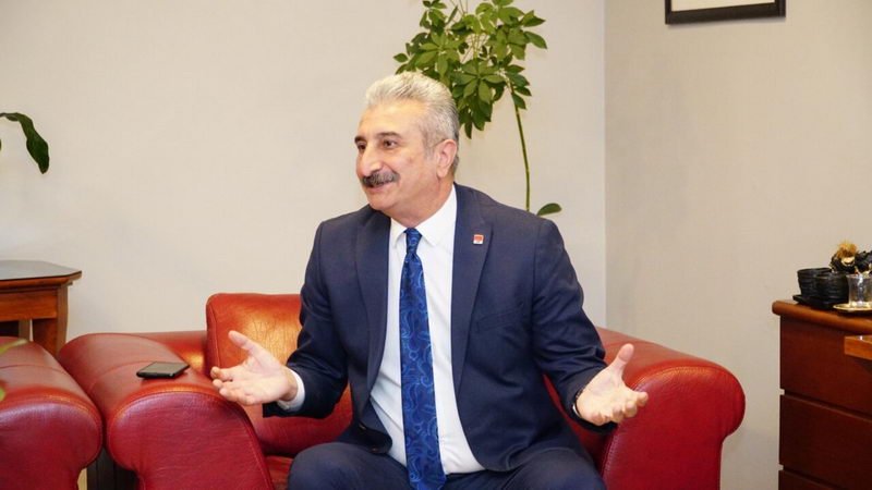 Olay Gazetesi Yazarı Ahmet Emin Yılmaz, CHP İl Başkanı Nihat