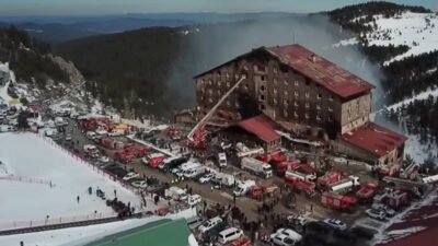 Türkiye, Bolu Kartalkaya'daki otel yangınında hayatını kaybeden 79 vatandaşına ağladı.