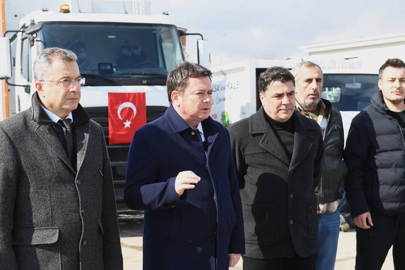 Osmangazi Belediyesi’nin hizmet filosu, 17 temizlik aracı ile daha da