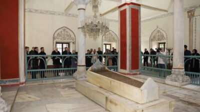 Fatih Sultan Mehmet Han'ın babası, Osmanlı İmparatorluğu'nun 6. Padişahı Sultan