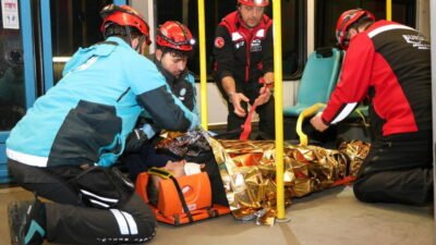 Bursa Büyükşehir Belediyesi iştiraki BURULAŞ tarafından Bursaray hattında gerçekleştirilen yangın