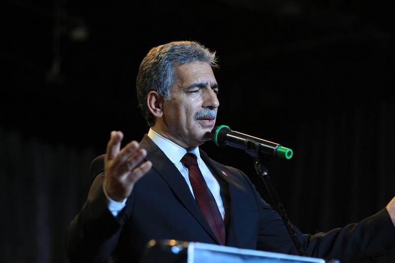 Gemlik Belediye Başkanı Şükrü Deviren de koroyla birlikte “Mülki Devran”