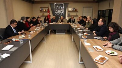 Nilüfer Belediye Başkanı Şadi Özdemir, başkan yardımcıları ile birlikte Bursa