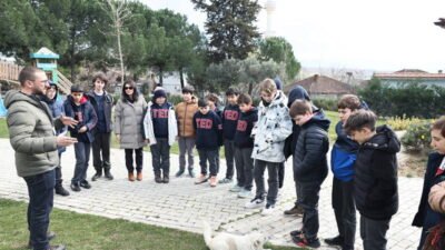 Nilüfer Belediyesi Ertan Ayçetin Bisikletevi’nde düzenlenen etkinlikte öğrencilere bisiklet kullanımı