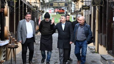 Yıldırım Belediye Başkanı Oktay Yılmaz, geleneksel halk sanatları atölyeleriyle turistlerin