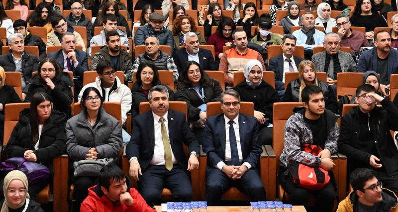 Bursa Yıldırım'da ‘Kütüphaneden Kampüse’ programı kapsamında kütüphanelerde öğrenci kulüpleri oluşturulacak.