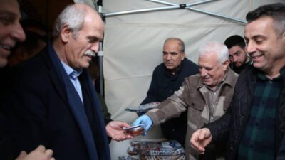 Bursa Büyükşehir Belediyesi tarafından Atıcılar Mahallesi’nde düzenlenen iftar programında yaklaşık