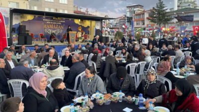 Ramazan ayını 17 ilçede düzenlenen iftar programlarıyla şenlendiren Bursa Büyükşehir